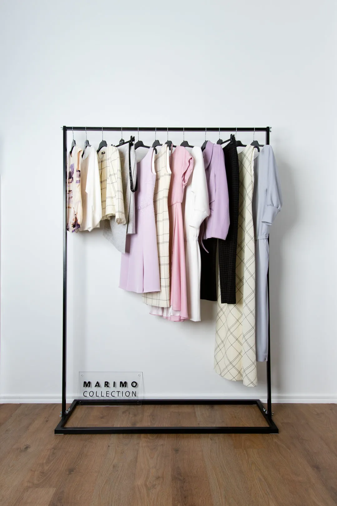 CUSTOM CAPSULE WARDROBE SET