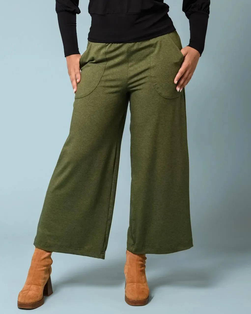 Squasht Cropped Wide Leg Pants in Olive